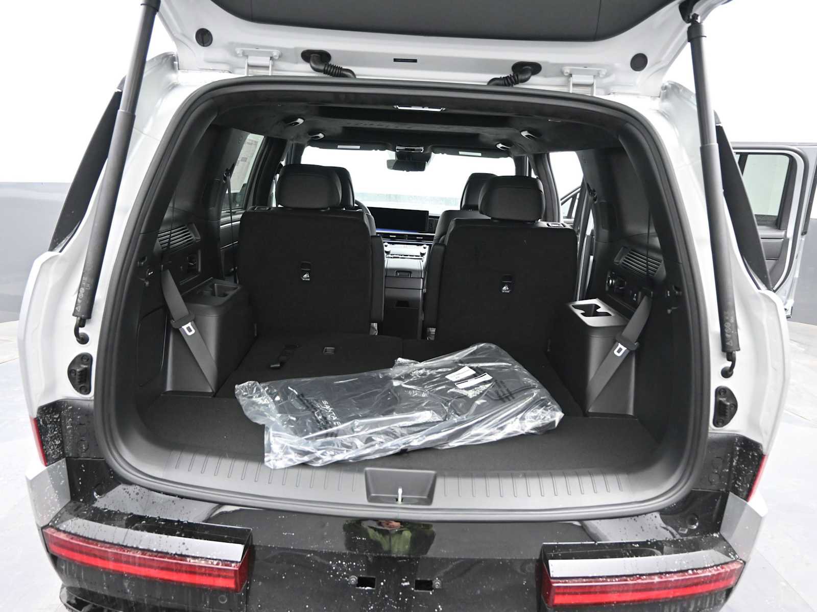 New 2026 Hyundai Santa Fe Calligraphy FWD image 13