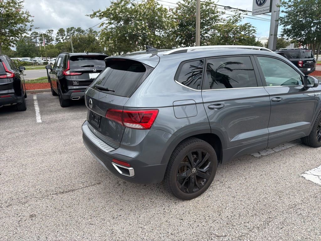Certified 2023 Volkswagen Taos SE w/ Black Wheel Package FWD image 19