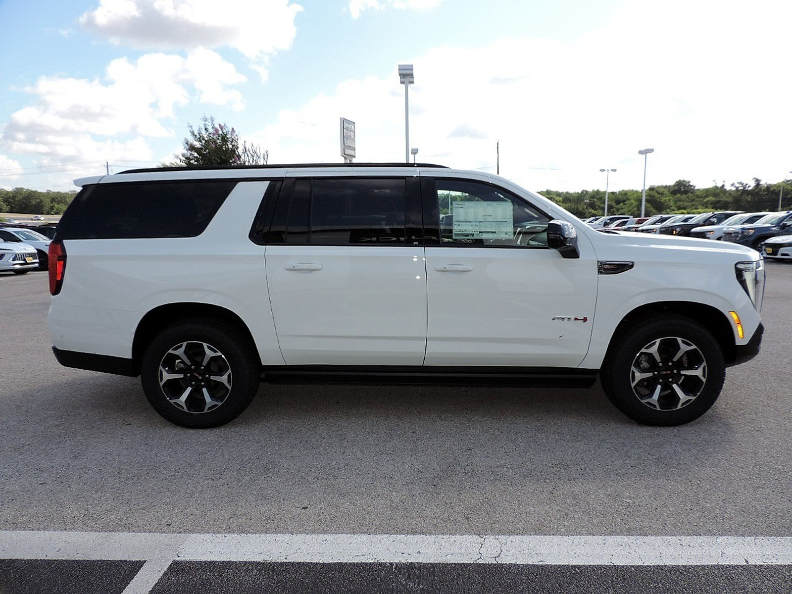 New 2026 GMC Yukon XL AT4 w/ AT4 Premium Plus Package AWD/4WD image 4