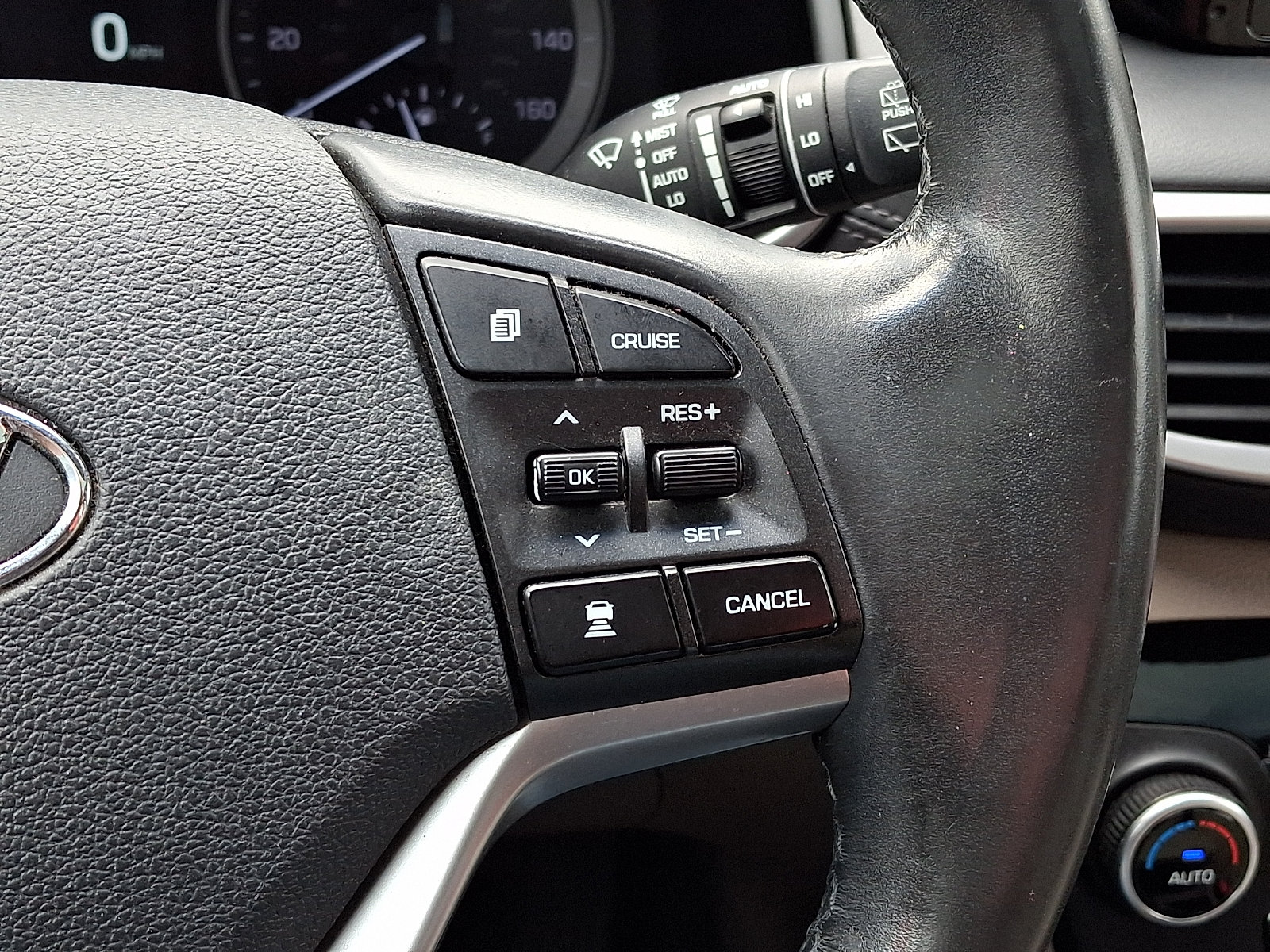 Used 2019 Hyundai Tucson Ultimate w/ Cargo Package FWD image 25