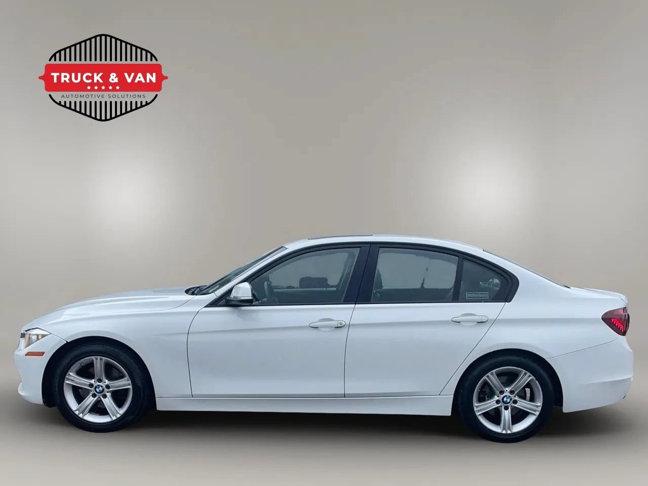 Used 2014 BMW 328i Sedan RWD image 3