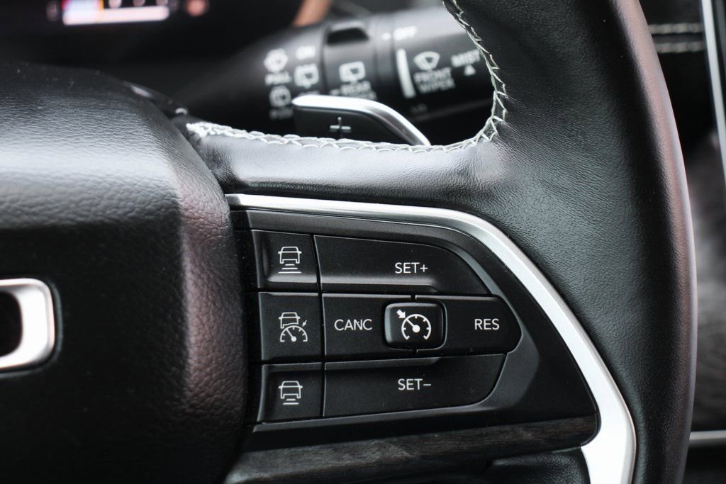 Used 2021 Jeep Grand Cherokee L Limited AWD/4WD image 26