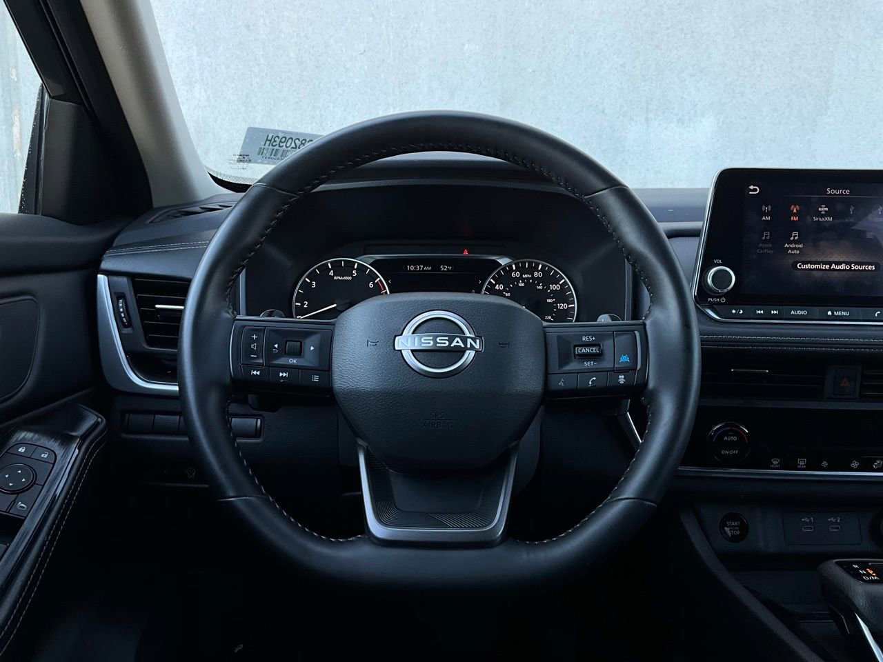 Used 2025 Nissan Rogue SV image 30