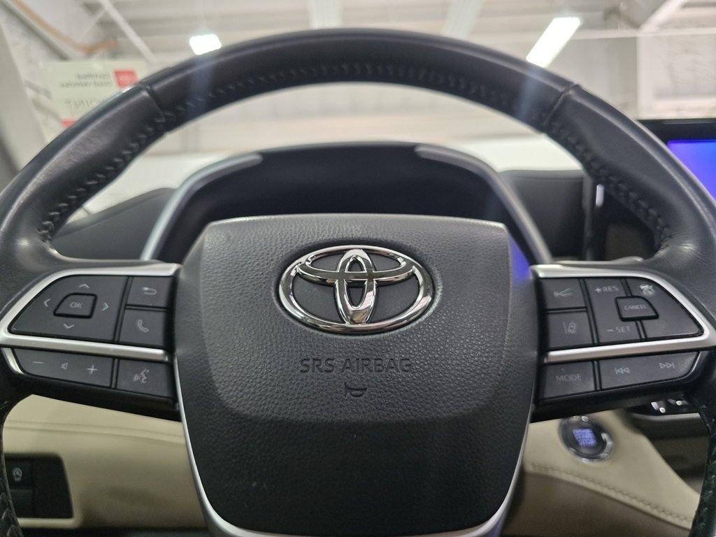 Certified 2023 Toyota Highlander XLE image 27
