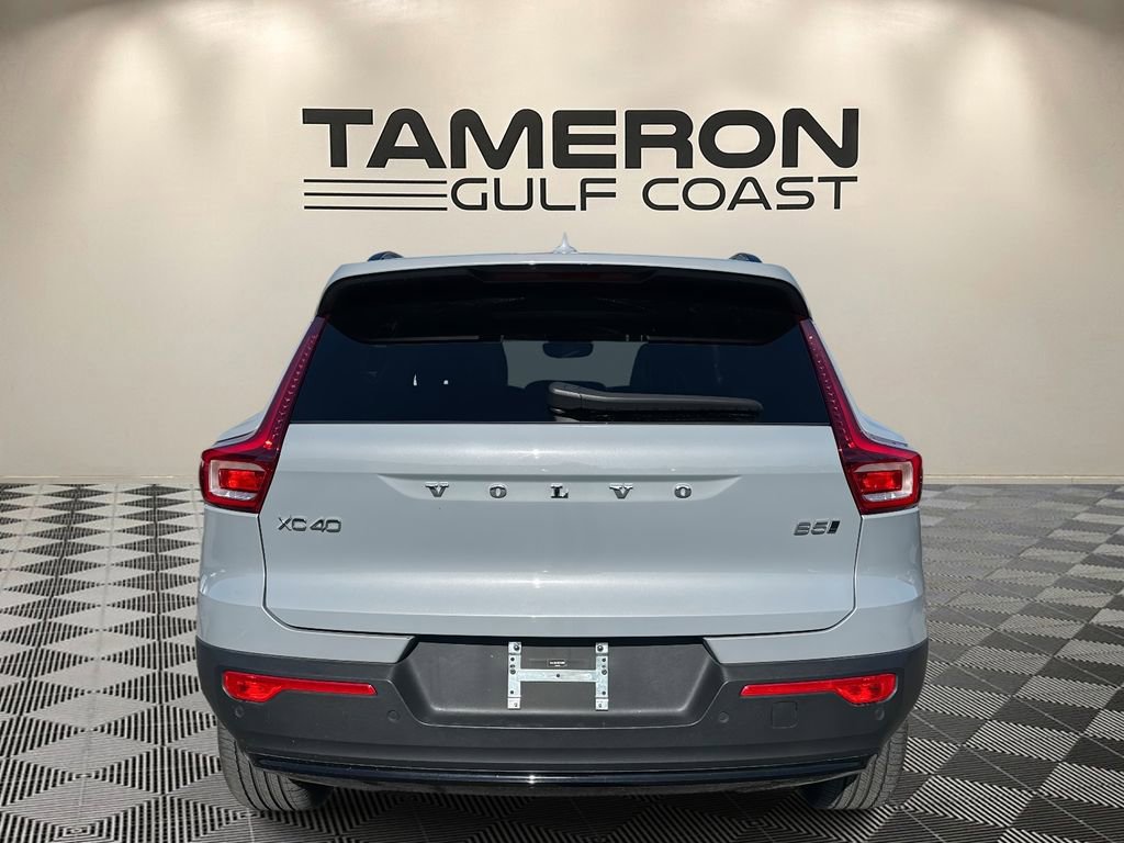 Used 2024 Volvo XC40 B5 Plus image 6