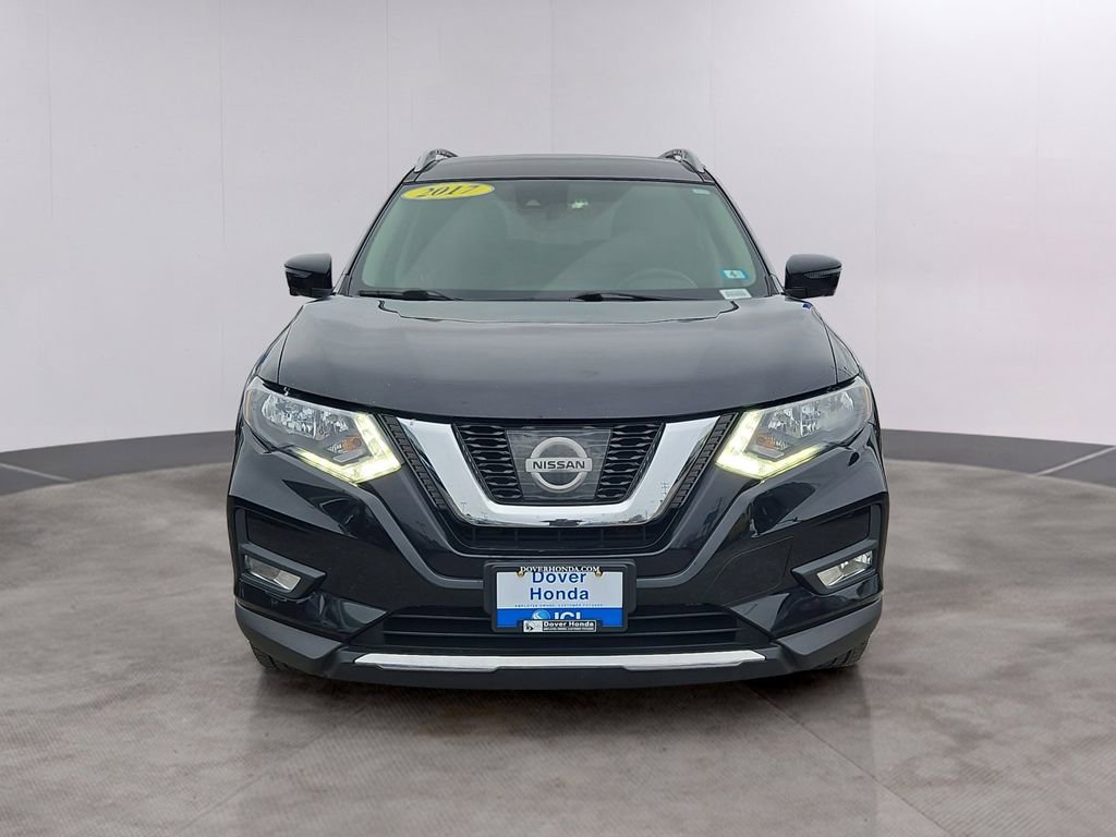 Used 2017 Nissan Rogue SL image 2