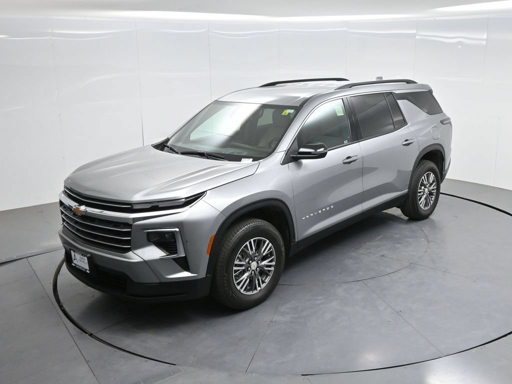 Used 2025 Chevrolet Traverse LT AWD/4WD image 48