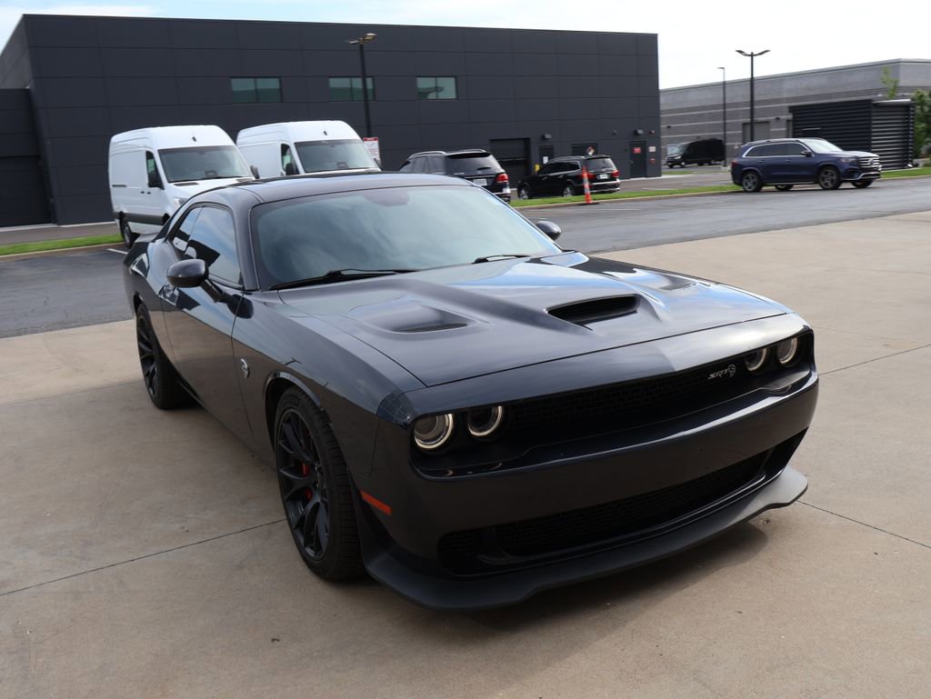 Used 2016 Dodge Challenger SRT Hellcat RWD image 1