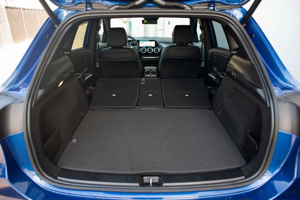 Used 2025 Mercedes-Benz GLA 250 4MATIC image 33