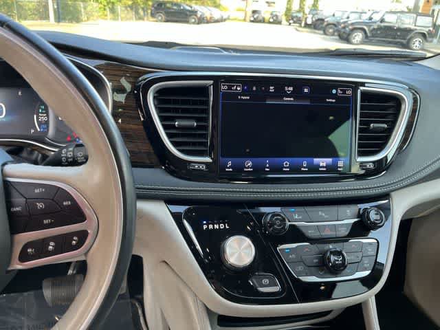 Used 2021 Chrysler Pacifica Limited FWD image 15