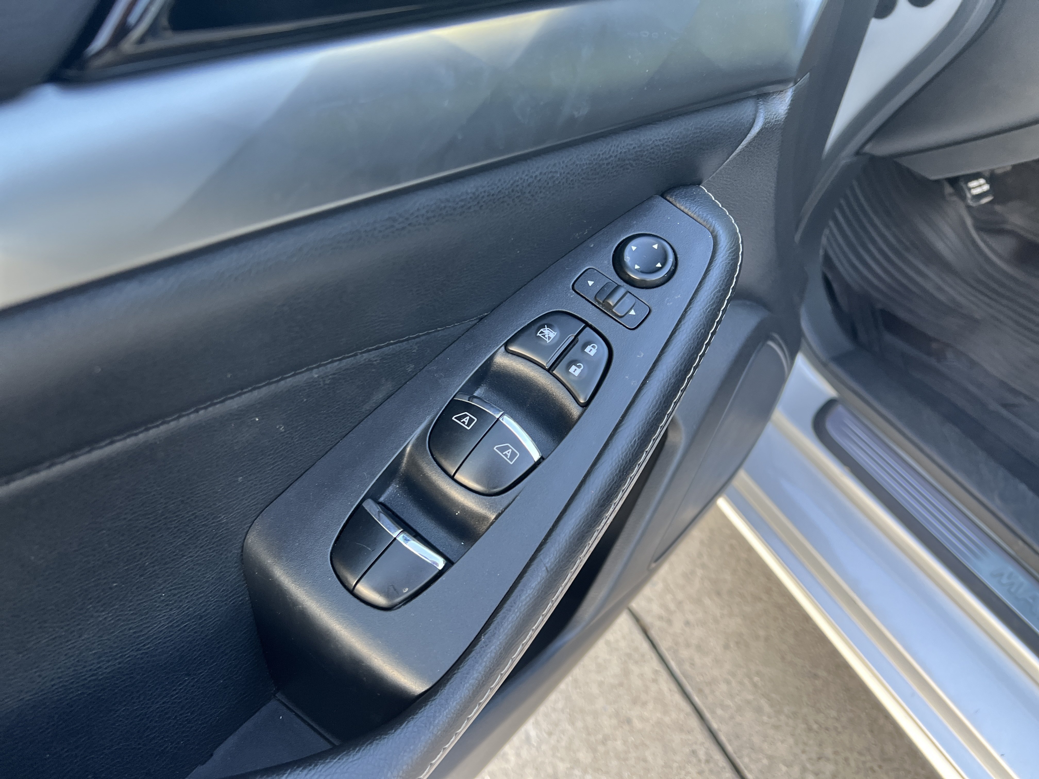 Used 2023 Nissan Maxima SV w/ Floor Mat Group FWD image 13