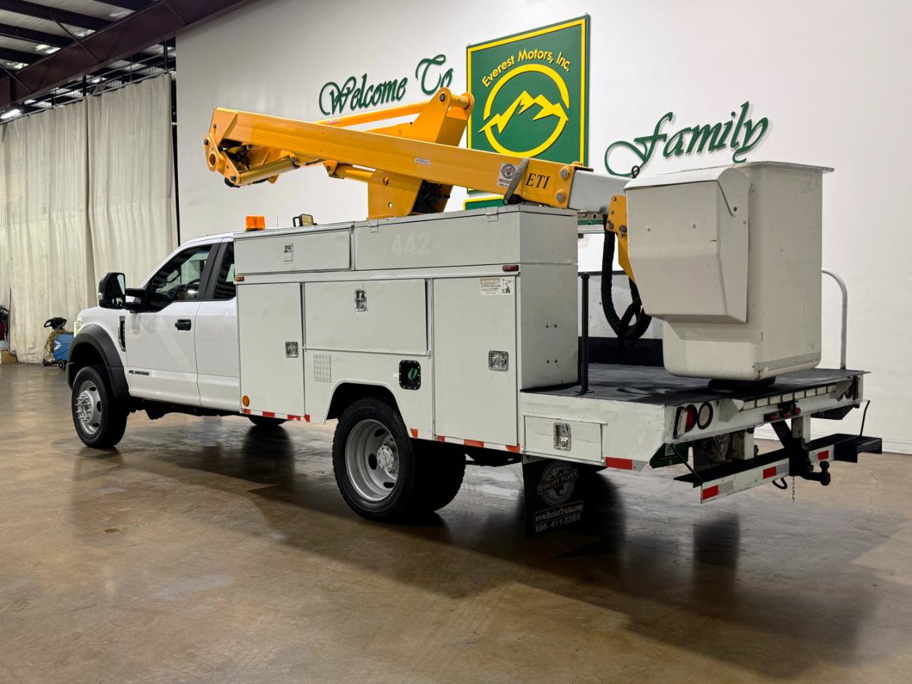 Used 2017 Ford F550 2WD SuperCab Super Duty image 6