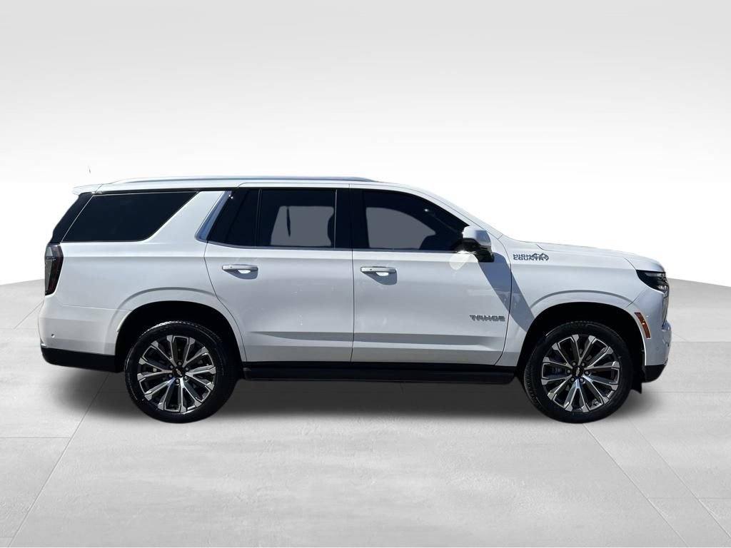 Used 2025 Chevrolet Tahoe High Country AWD/4WD image 6
