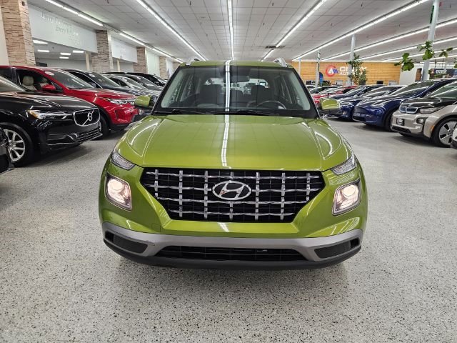 Used 2021 Hyundai Venue SEL image 2
