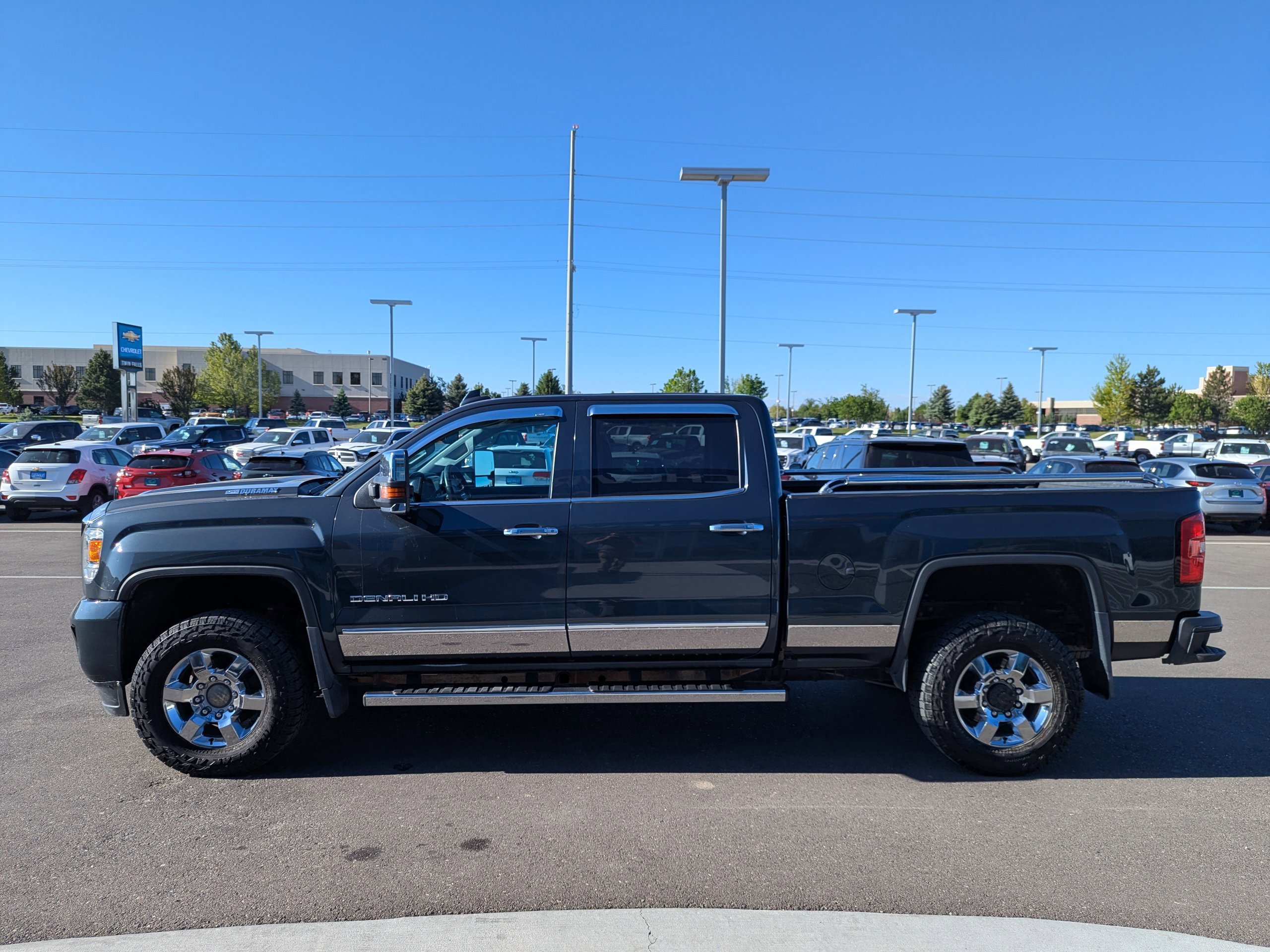 Used 2017 GMC Sierra 3500 Denali w/ Duramax Plus Package AWD/4WD image 9
