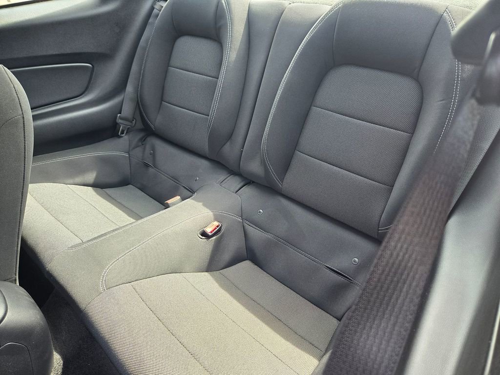 Used 2017 Ford Mustang Coupe image 9