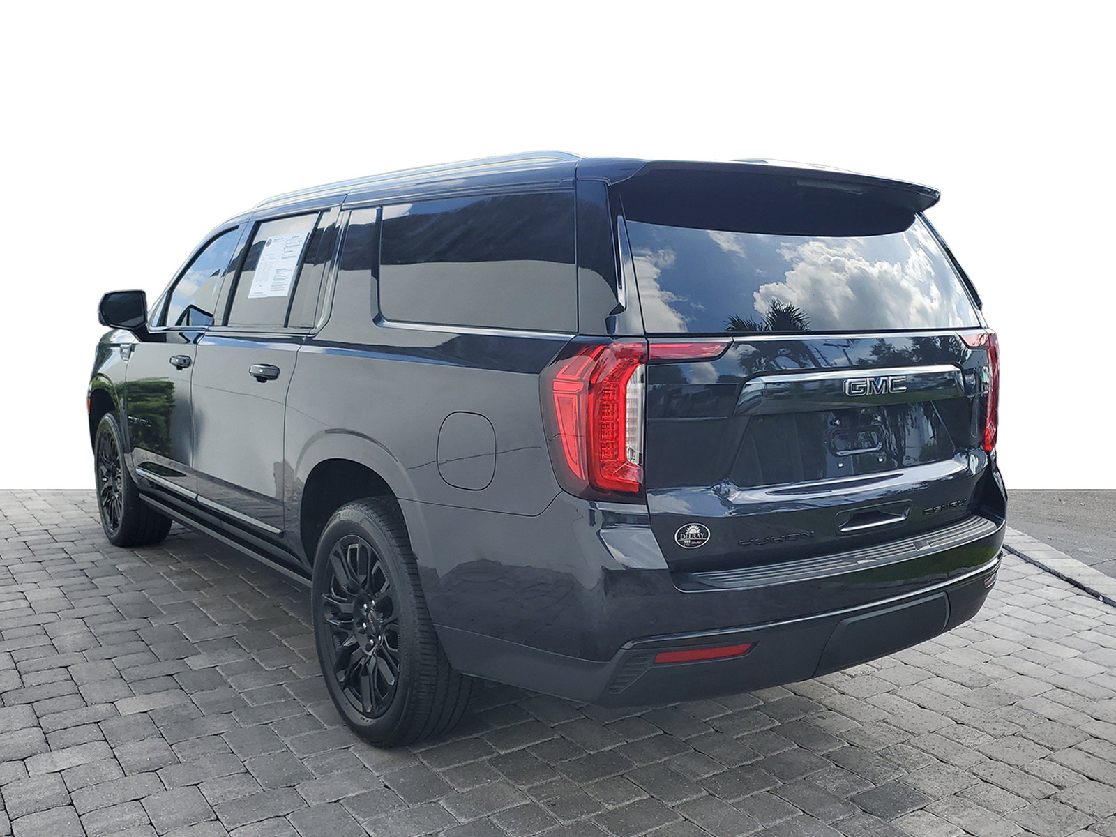 Used 2023 GMC Yukon XL Denali Ultimate w/ LPO, Floor Liner Package AWD/4WD image 4