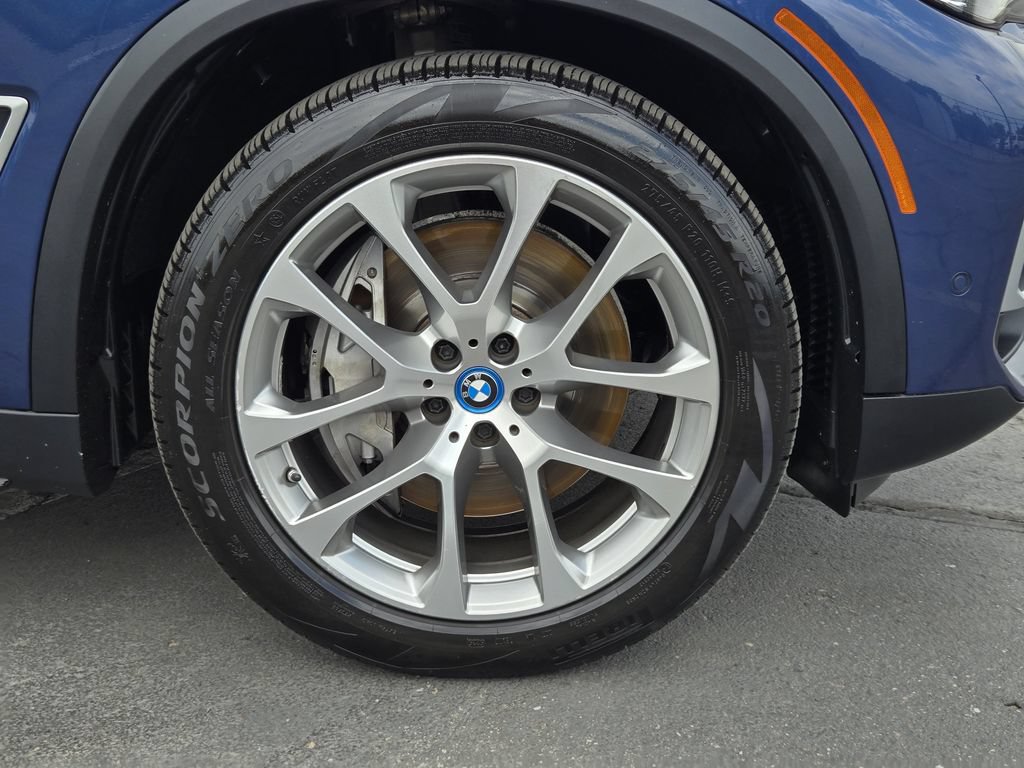 Used 2022 BMW X5 xDrive45e w/ Premium Package AWD/4WD image 11