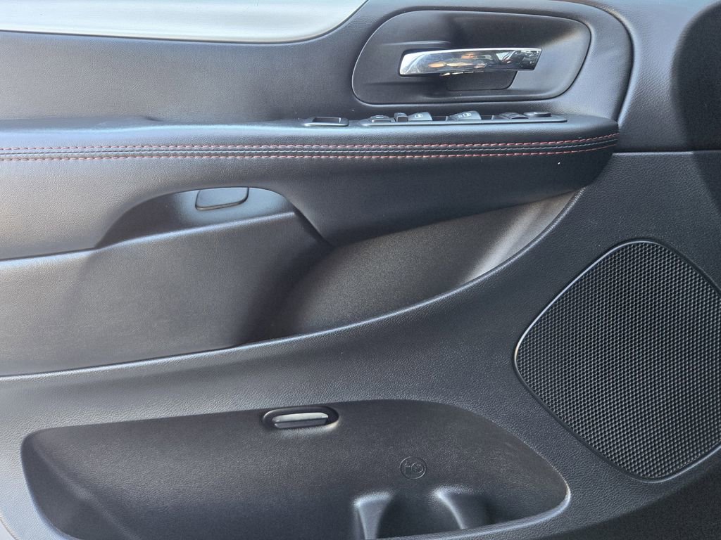 Used 2019 Dodge Grand Caravan GT image 22