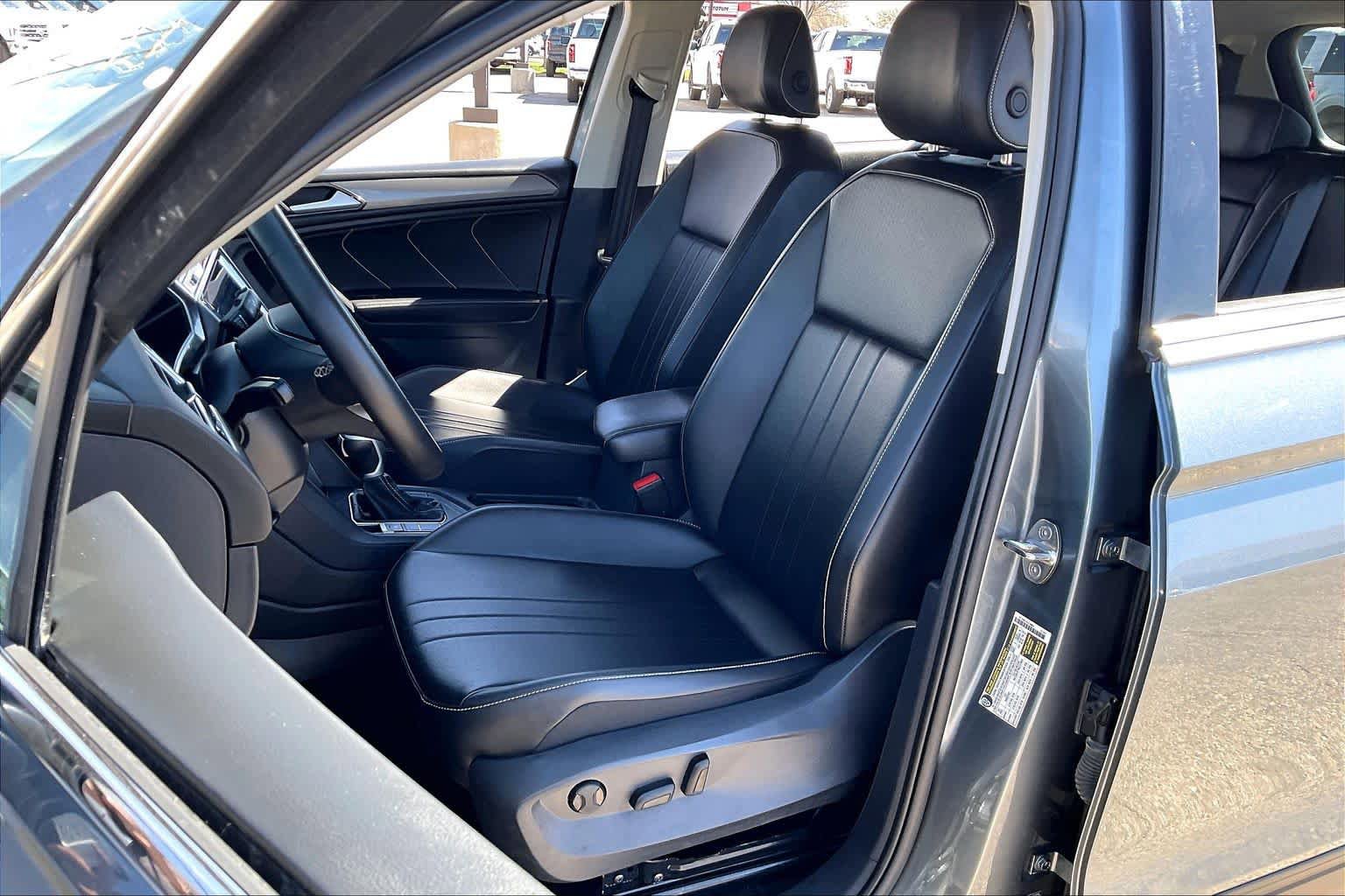 Used 2024 Volkswagen Tiguan SE FWD image 8