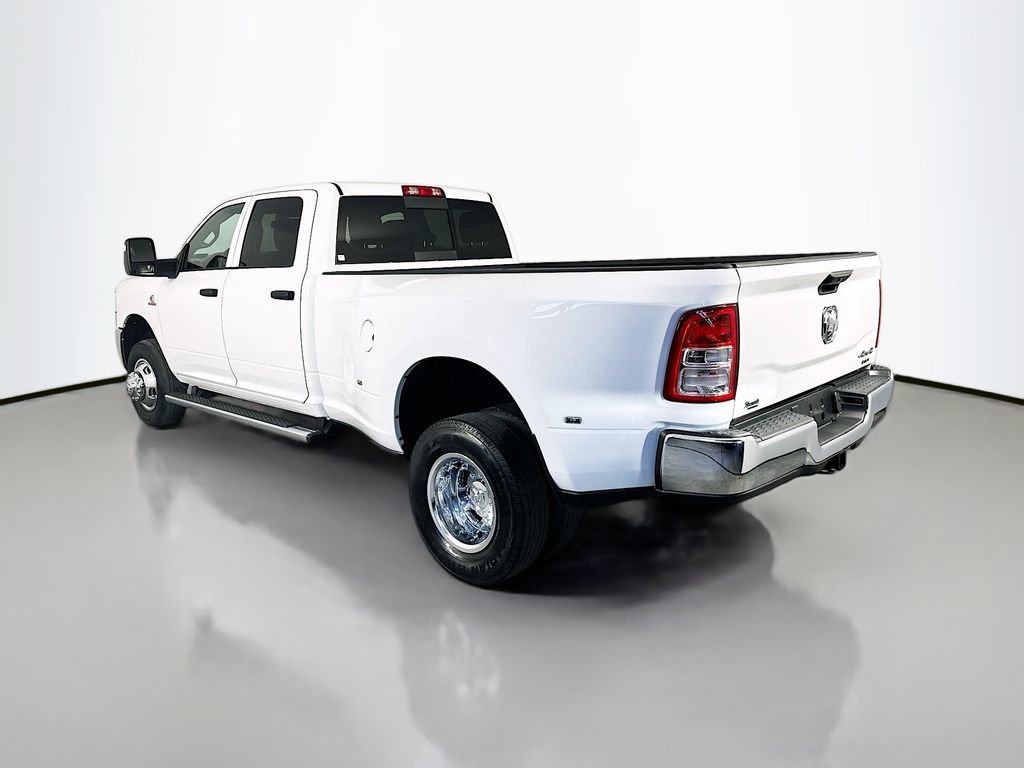 Used 2024 RAM 3500 Tradesman w/ Chrome Appearance Group AWD/4WD image 5