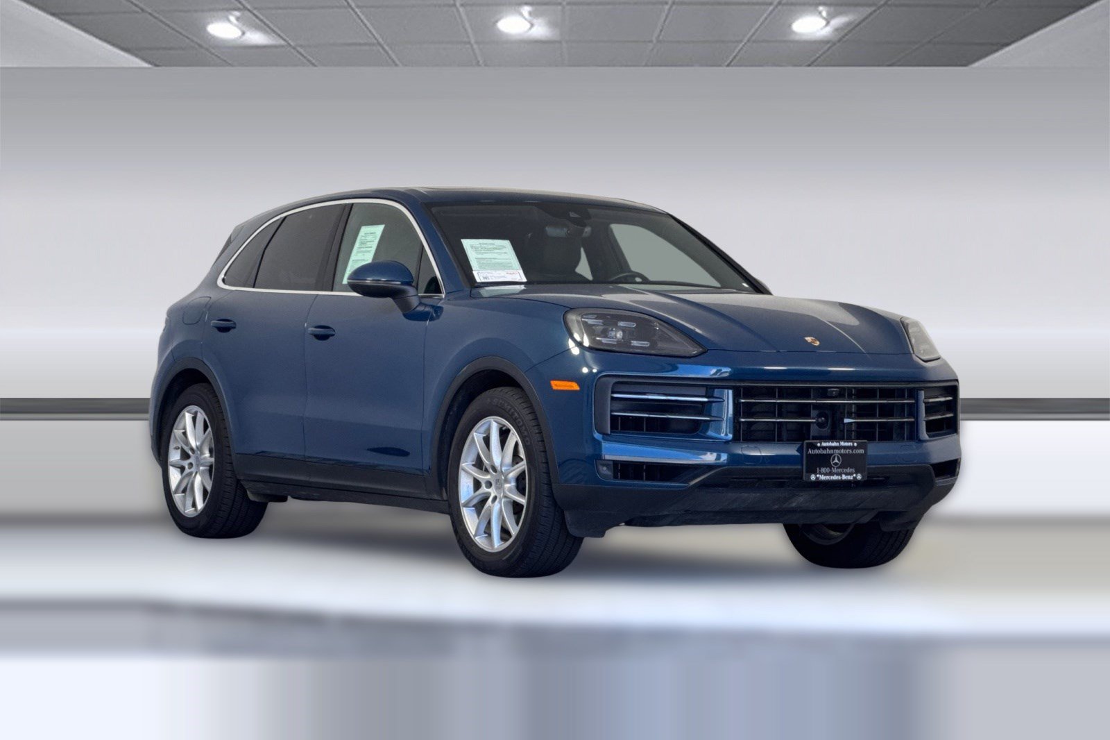 Used 2024 Porsche Cayenne AWD/4WD image 6