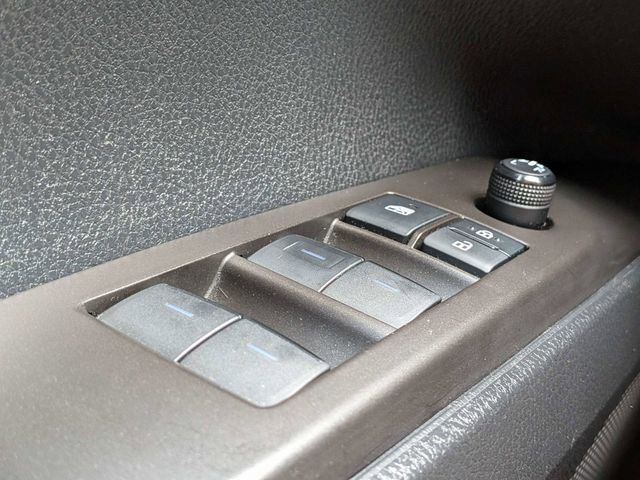 Used 2021 Toyota Camry SE FWD image 25