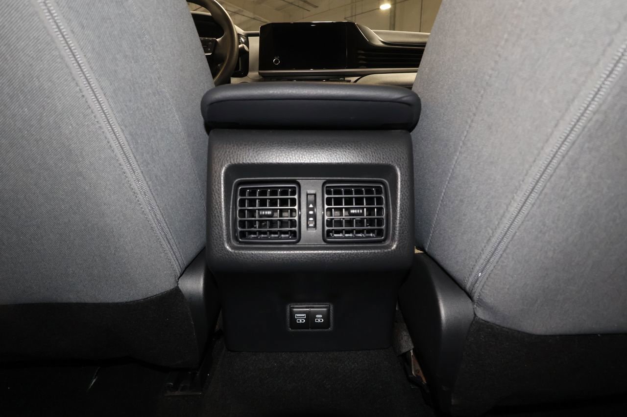 Used 2025 Toyota Camry LE image 29