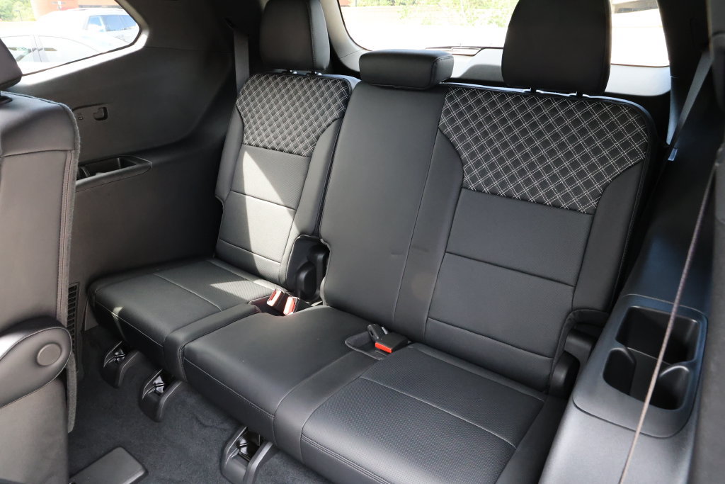 Used 2026 GMC Acadia Denali w/ LPO, Floor Liner Package AWD/4WD image 21