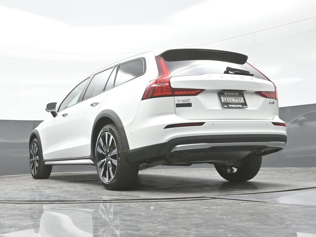 New 2026 Volvo V60 B5 Cross Country Ultra w/ Climate Package AWD/4WD image 27