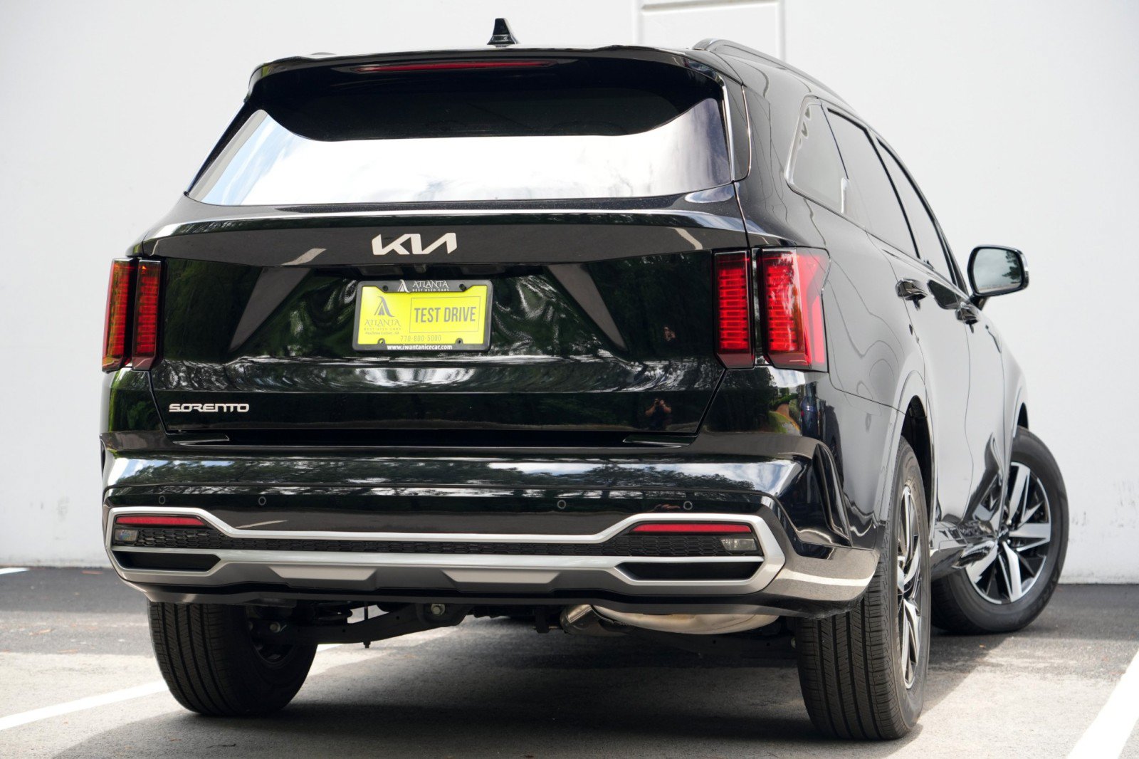 Used 2023 Kia Sorento S w/ Panoramic Sunroof Package FWD image 4