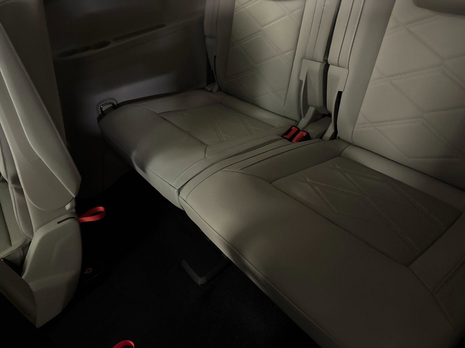 New 2026 Volkswagen Atlas SE image 14