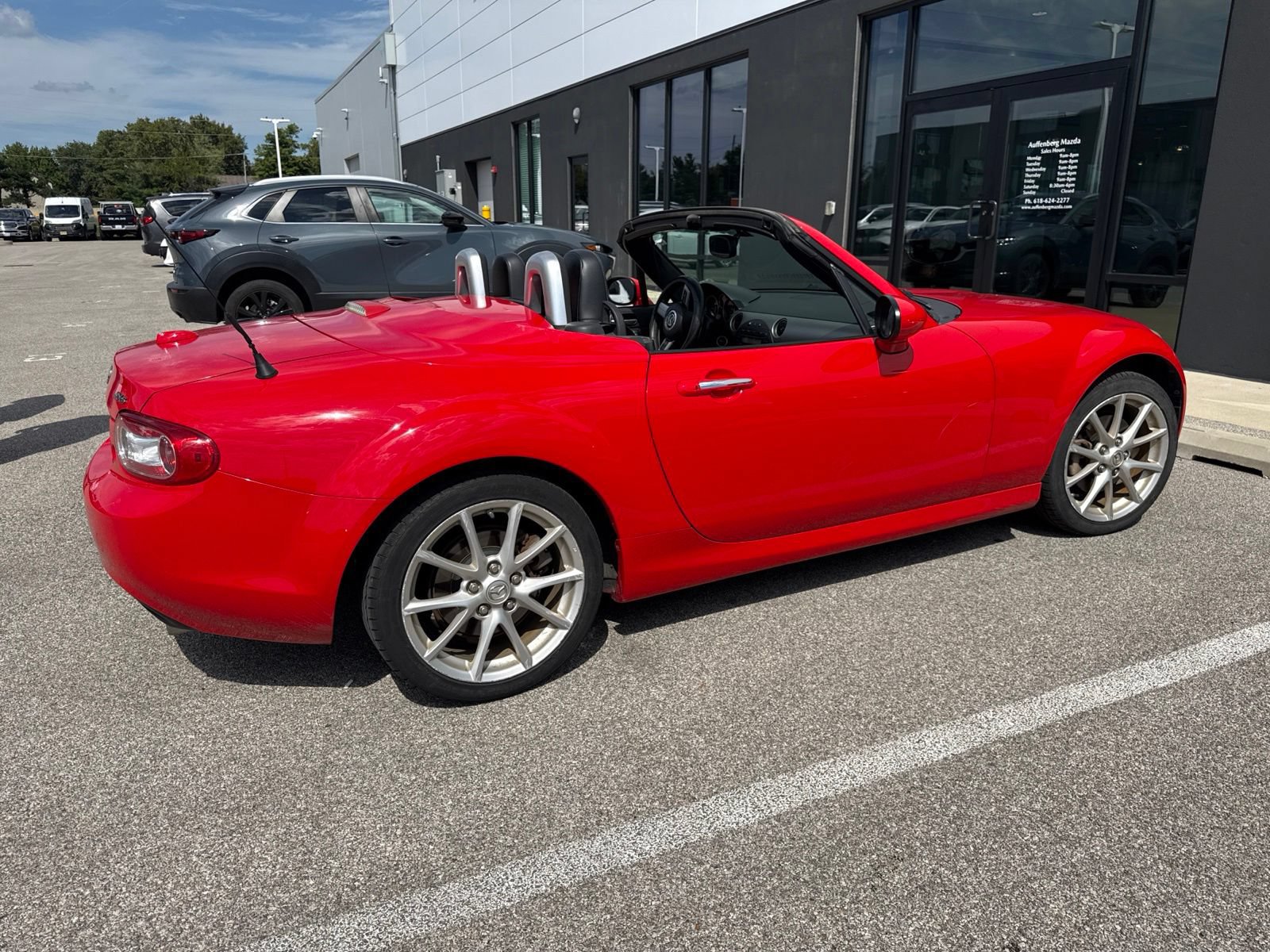Used 2012 MAZDA MX-5 Miata Grand Touring w/ Premium Pkg RWD image 3