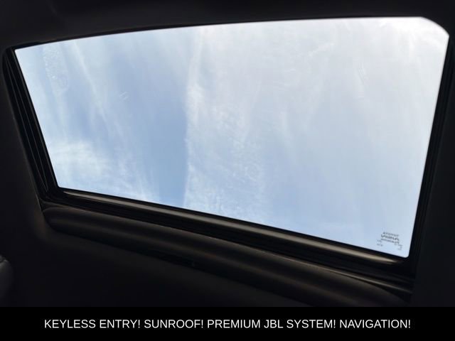 Used 2018 Toyota Tacoma Limited image 27