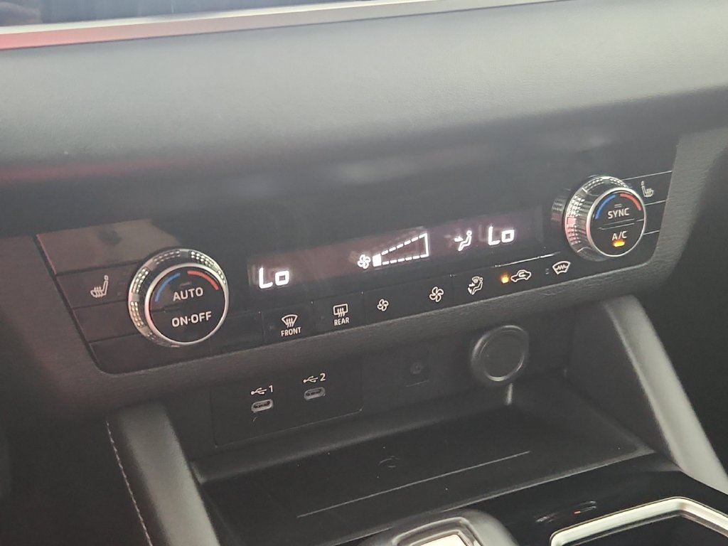 Used 2025 Mitsubishi Outlander SE AWD/4WD image 28