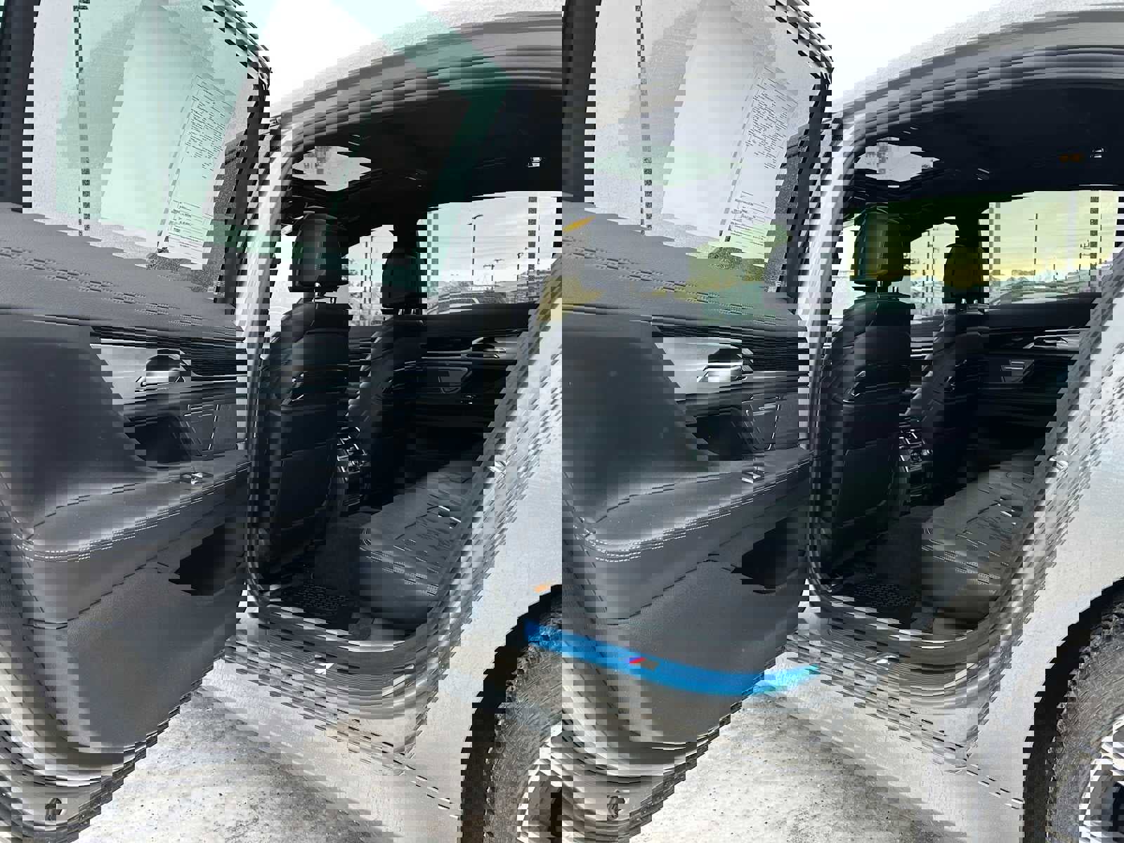 Used 2020 BMW 750i xDrive w/ M Sport Package image 15