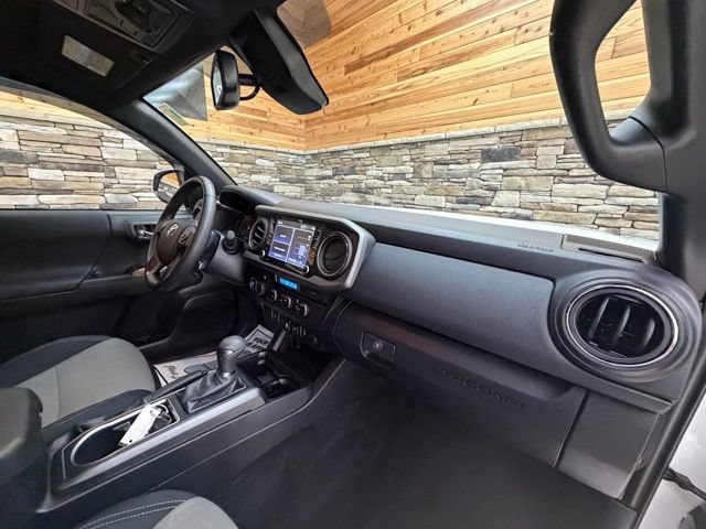 Used 2023 Toyota Tacoma TRD Off-Road AWD/4WD image 15