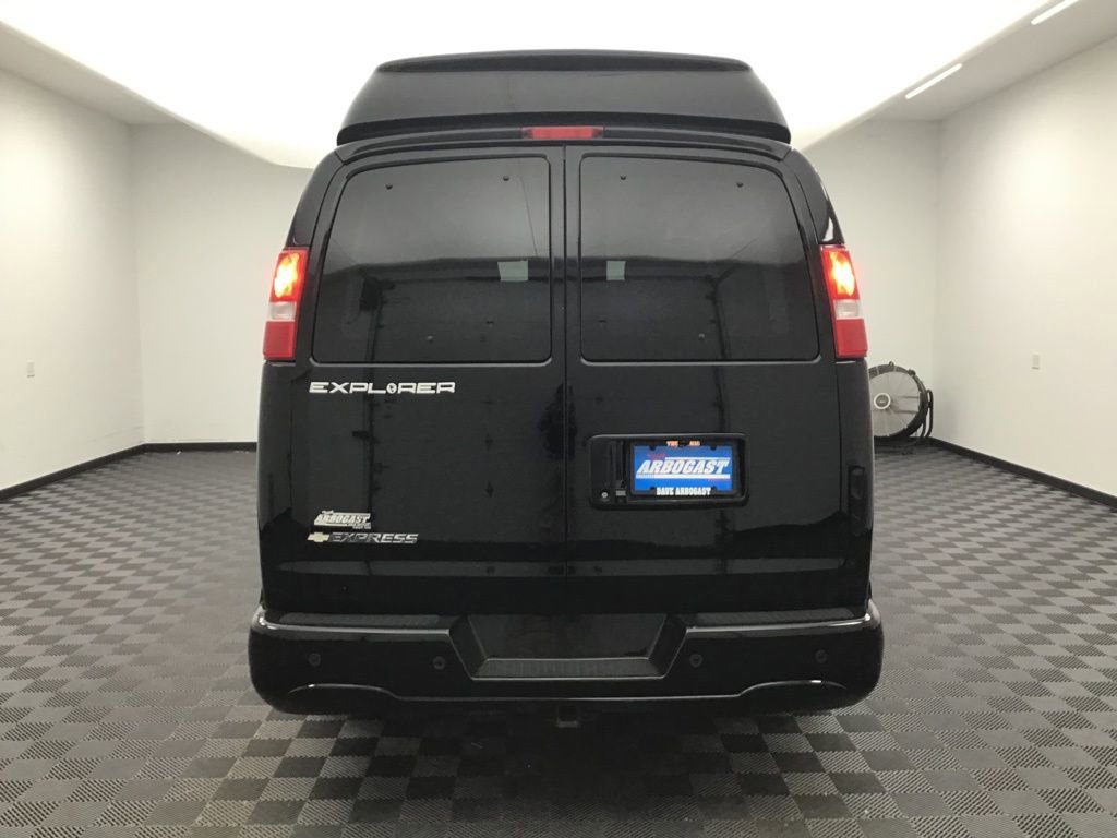 Used 2020 Chevrolet Express 2500 w/ Enhanced Convenience Package image 4
