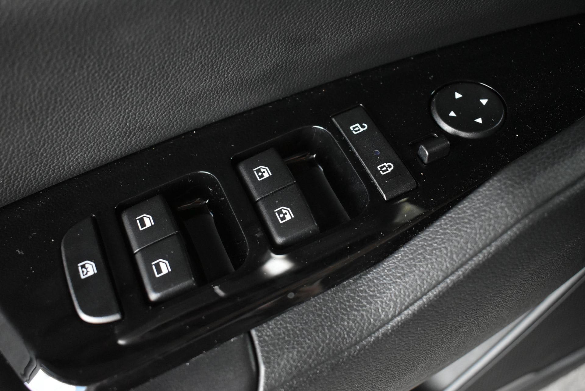 Used 2023 Kia Sportage EX FWD image 12