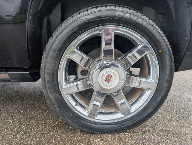 Used 2013 Cadillac Escalade Luxury image 28