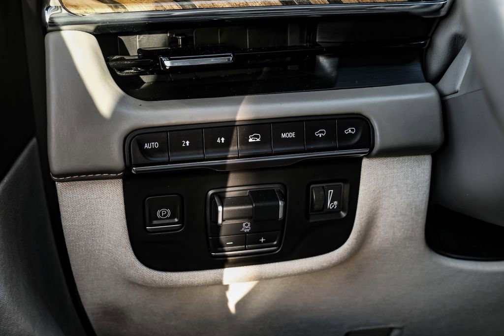 Used 2023 Cadillac Escalade Sport Platinum w/ LPO, ONYX Package image 37