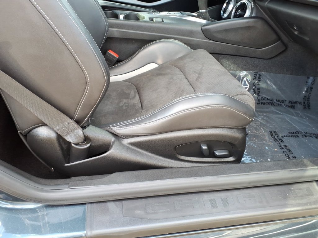 Used 2021 Chevrolet Camaro SS RWD image 14