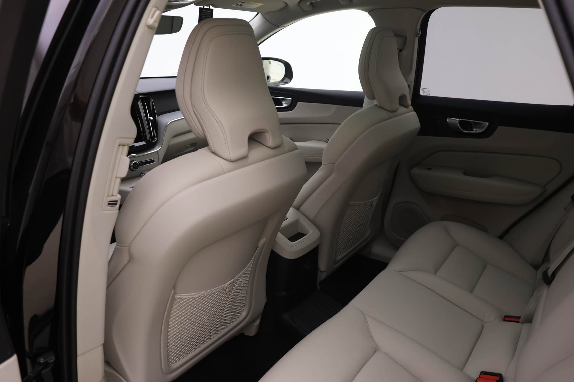 New 2025 Volvo XC60 T8 Plus w/ Protection Package Premier image 11