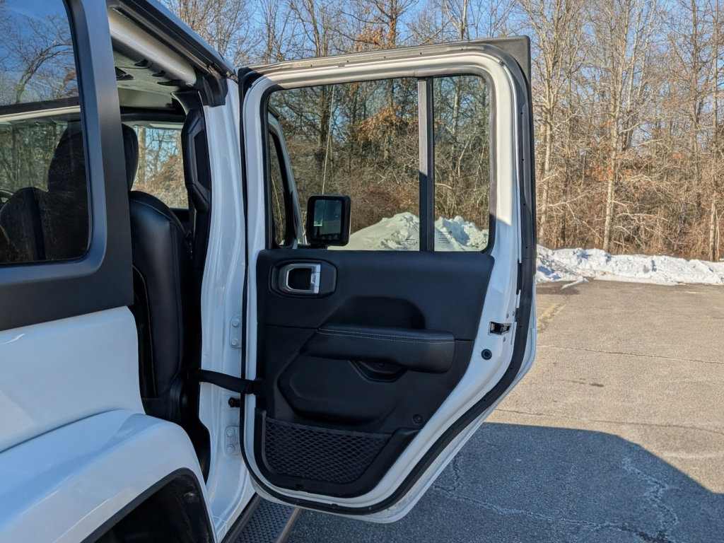 Used 2023 Jeep Wrangler Sahara w/ Cold Weather Group image 13