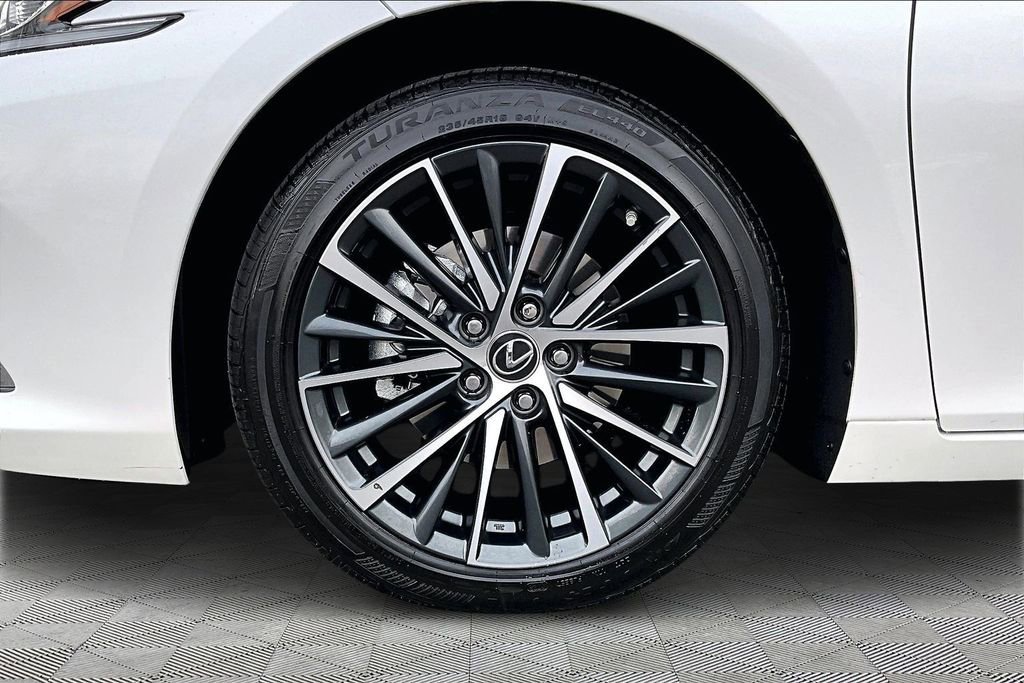 Used 2024 Lexus ES 350 w/ Premium Package image 24