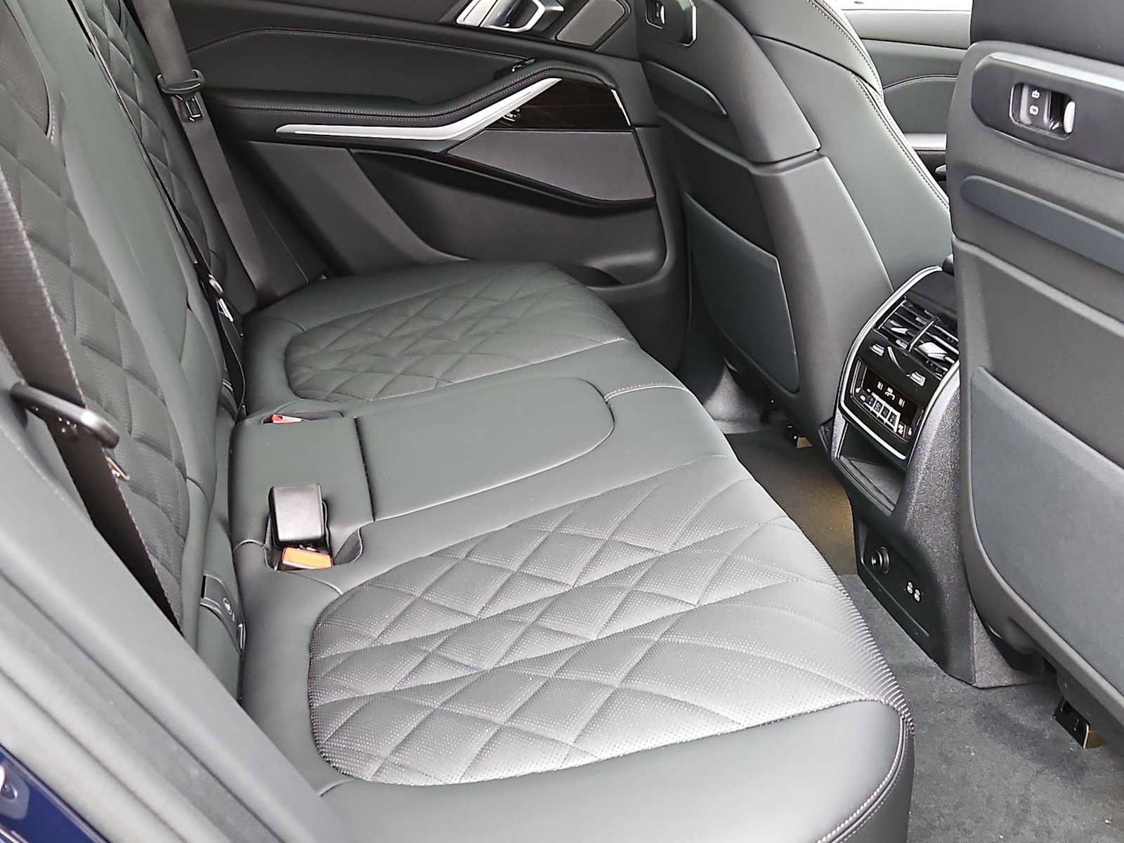 New 2026 BMW X5 xDrive40i w/ Executive Package image 18