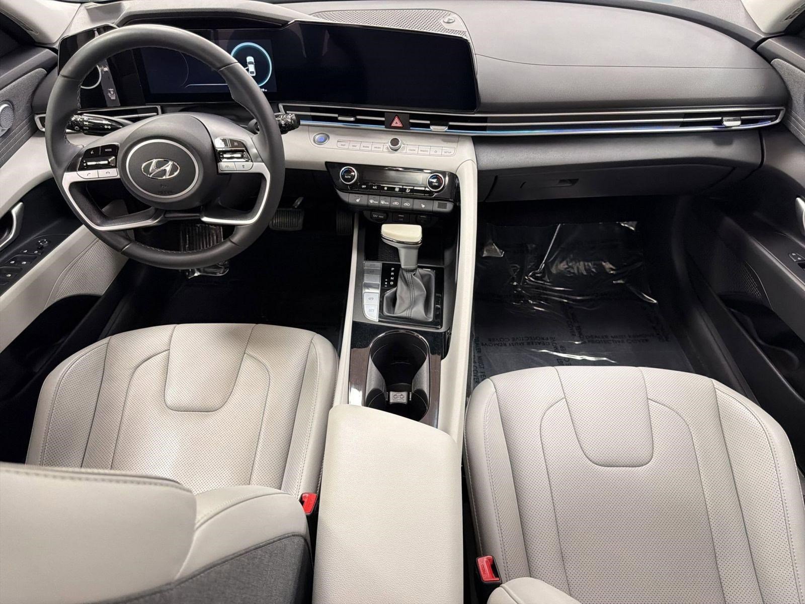 Used 2023 Hyundai Elantra Limited image 16