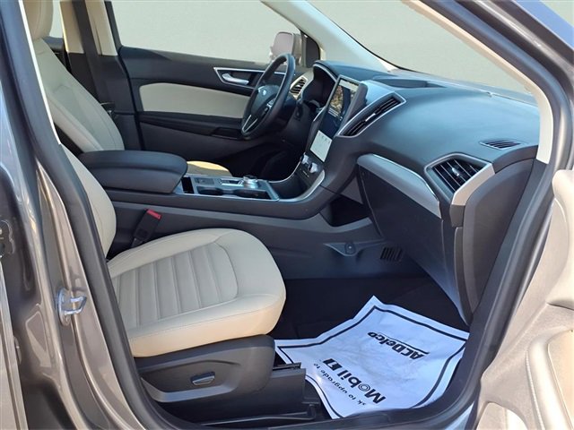 Used 2021 Ford Edge SEL w/ Convenience Package image 18