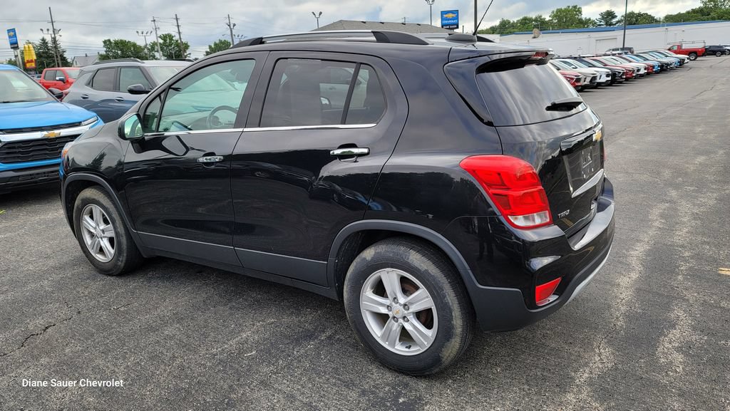Used 2019 Chevrolet Trax LT w/ LT Convenience Package FWD image 4