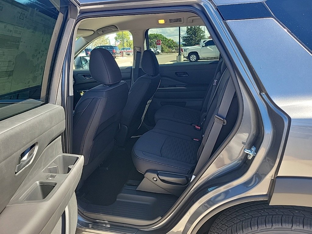 New 2025 Nissan Pathfinder SV w/ Cargo Package image 12